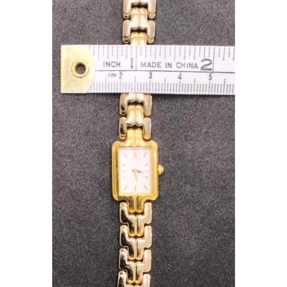 Vintage Seiko 1N00-6T10 Women's Watch Rectangle Gold Tone White Face #W5165